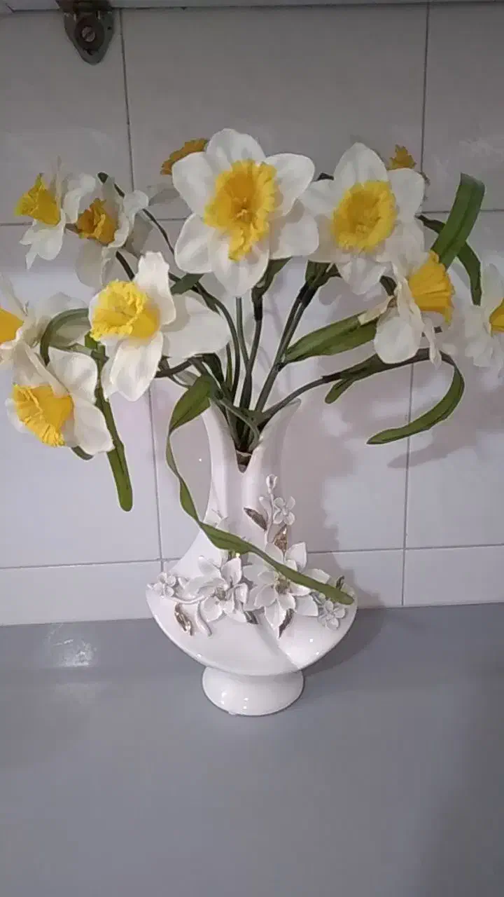 گلدان با گل|گل مصنوعی|محمدیه-قزوین, |دیوار