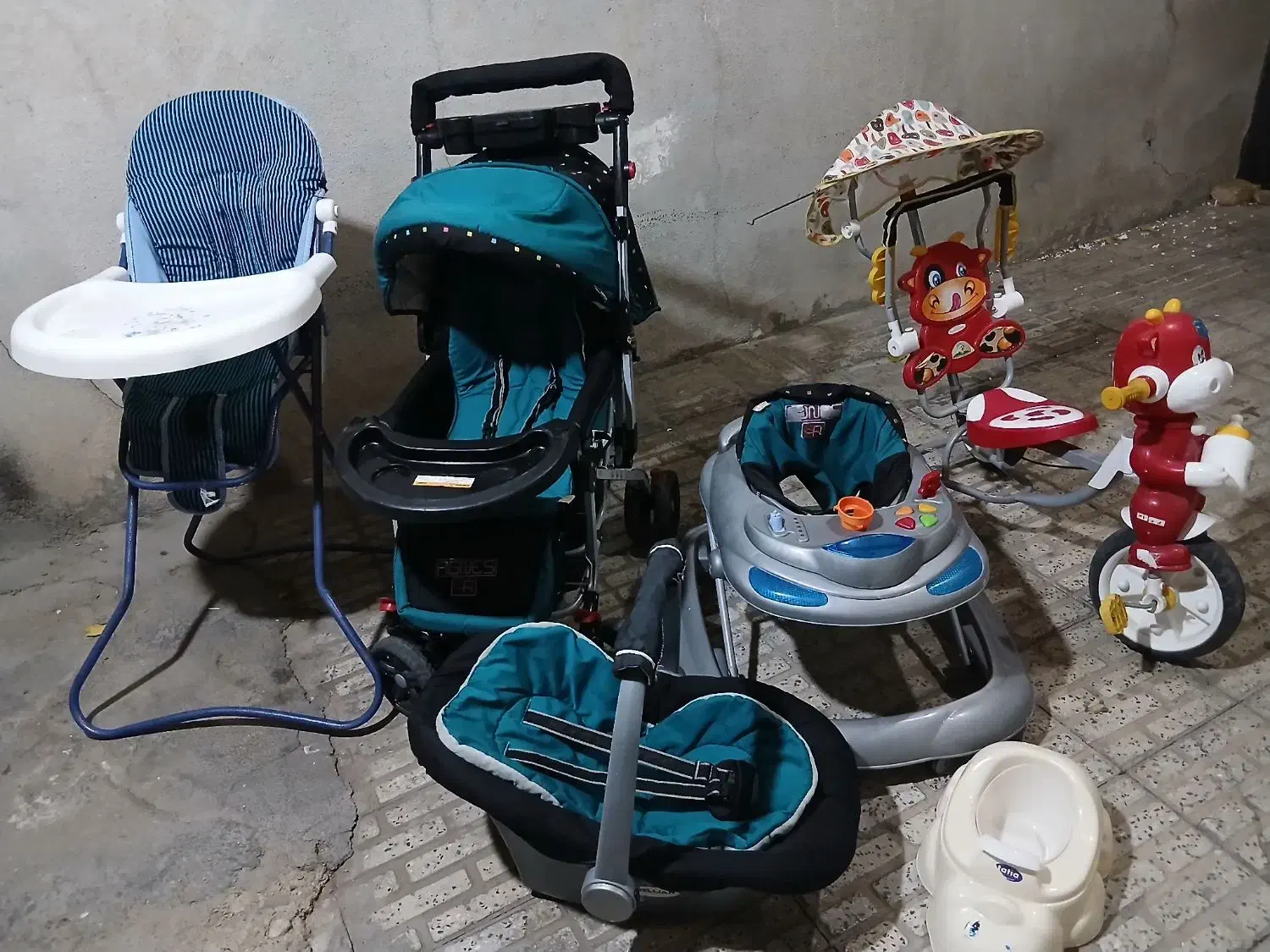 فروش سه چرخه وکریروصندلی غذا وروروک|کالسکه و لوازم جانبی|ملایر, |دیوار