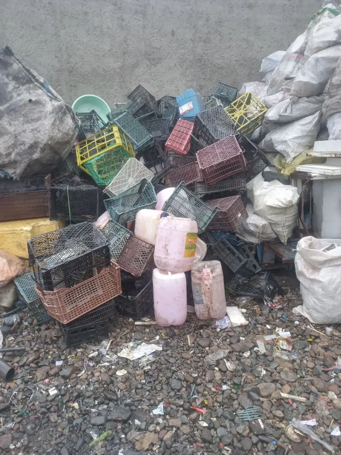 خریدار ضایعات آهن پلاستیک کارتن...|خدمات پیشه و مهارت|سلماس, |دیوار