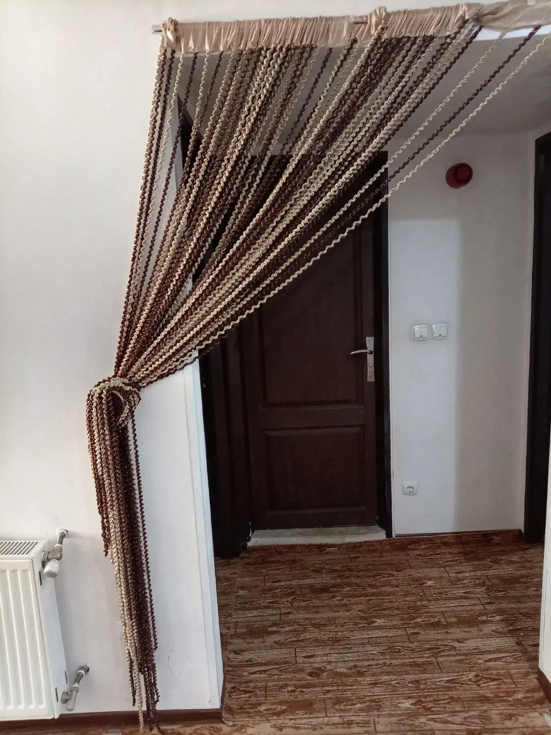 پرده آویزدار|پرده، رانر، رومیزی|شاهین‌شهر, مسکن مهر|دیوار