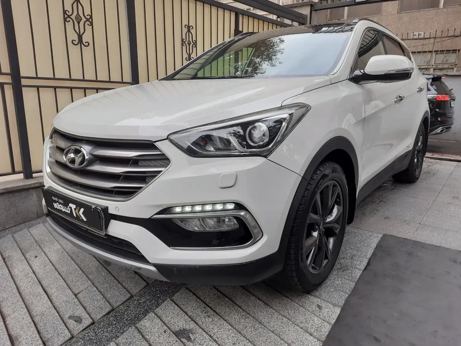 خسروانی//هیوندای سانتافه مدل ۲۰۱۶|خودرو سواری و وانت|تهران, حکمت|دیوار