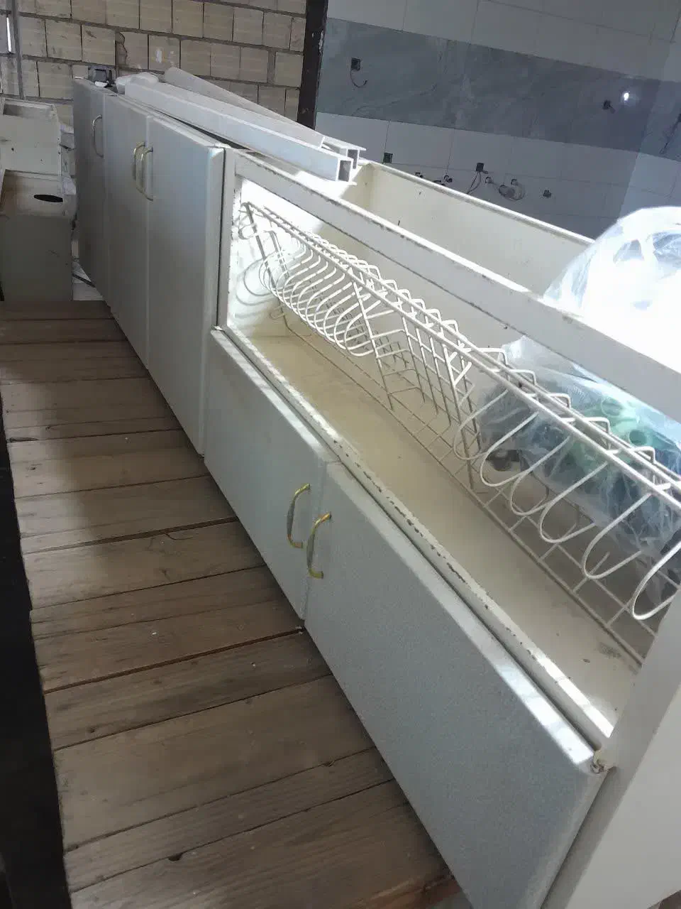 کابینت بسیار تمیز|آب‌چکان و نظم‌دهنده ظروف|قم, زاد|دیوار