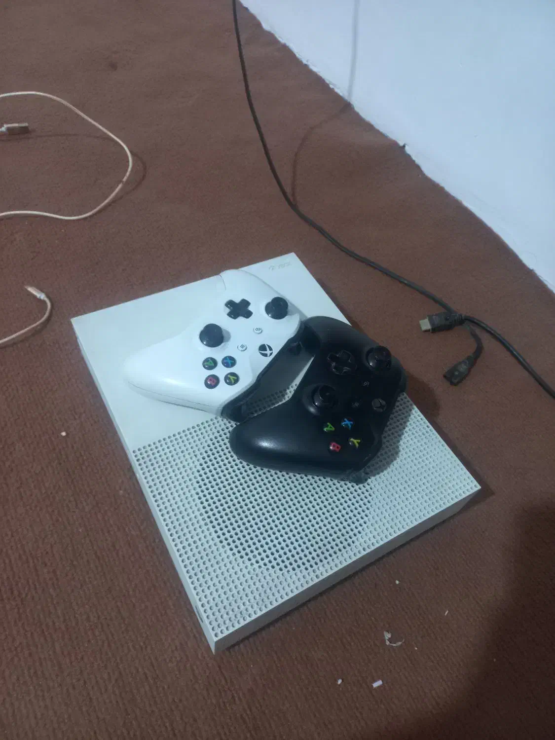 xbox one s  دو دسته|کنسول، بازی ویدئویی و آنلاین|گنبد کاووس, |دیوار