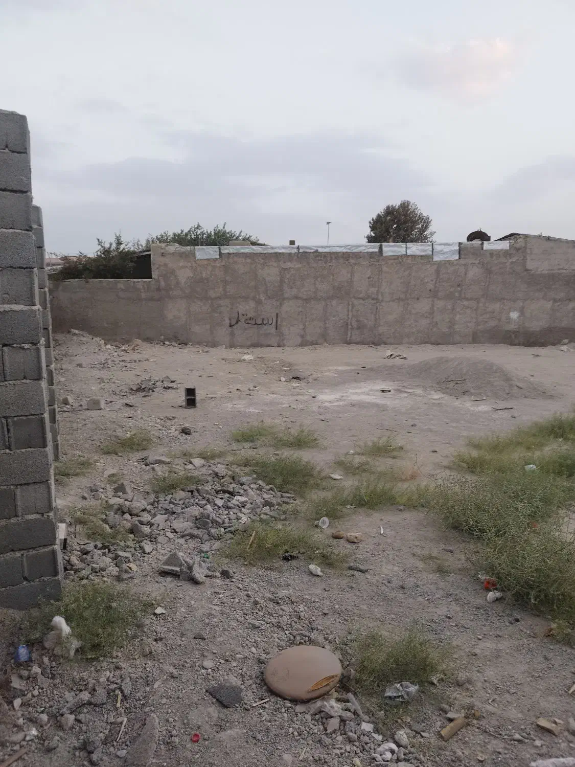 زمین چهار دیواری شده سند تک برگ (داخل بافت)|فروش زمین و ملک کلنگی|هشتگرد, هشتگرد قدیم|دیوار