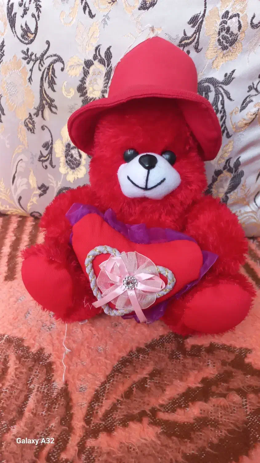 عروسک|اسباب‌‌بازی|رباط‌کریم, رباط‌کریم|دیوار