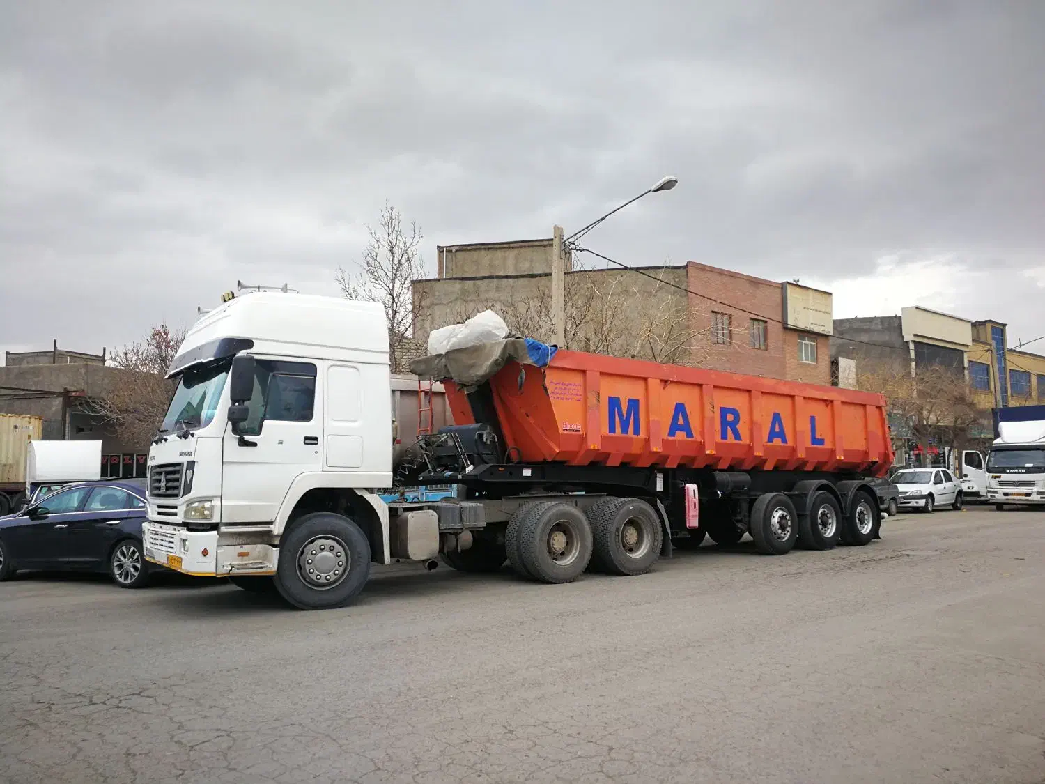 هوو 2006 نیمه دوم با کمپرسی مارال|خودرو سنگین|مشهد, ایوان|دیوار