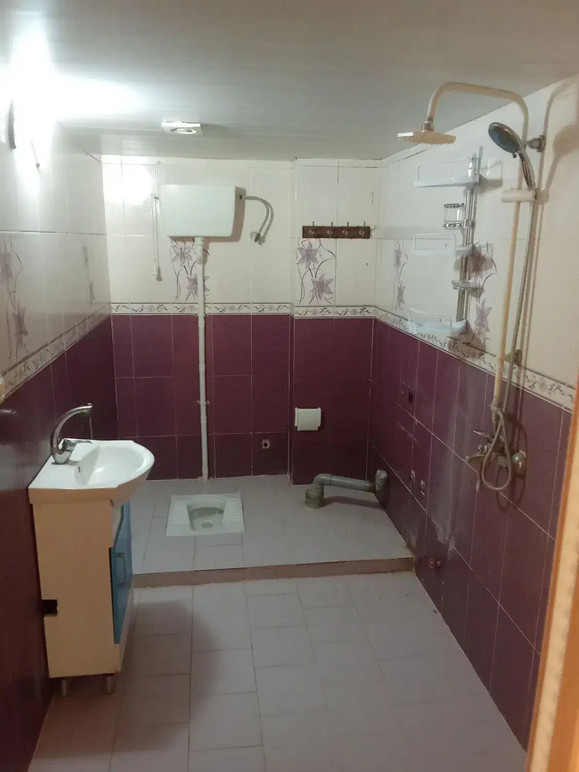 اجاره یک طبقه از دو طبقه گز برخوار|اجارهٔ خانه و ویلا|شاهین‌شهر, گزبرخوار|دیوار