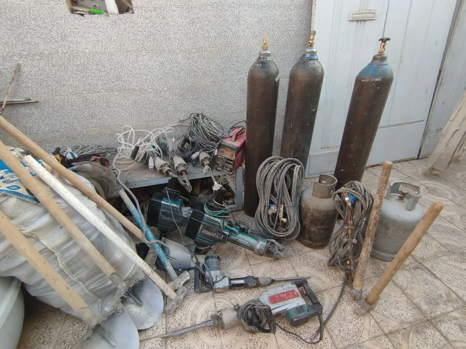 تخریب کاری ساز نگهبانی وجوشکاروبرشکار زیر قیمت|خدمات پیشه و مهارت|اصفهان, دشتستان|دیوار