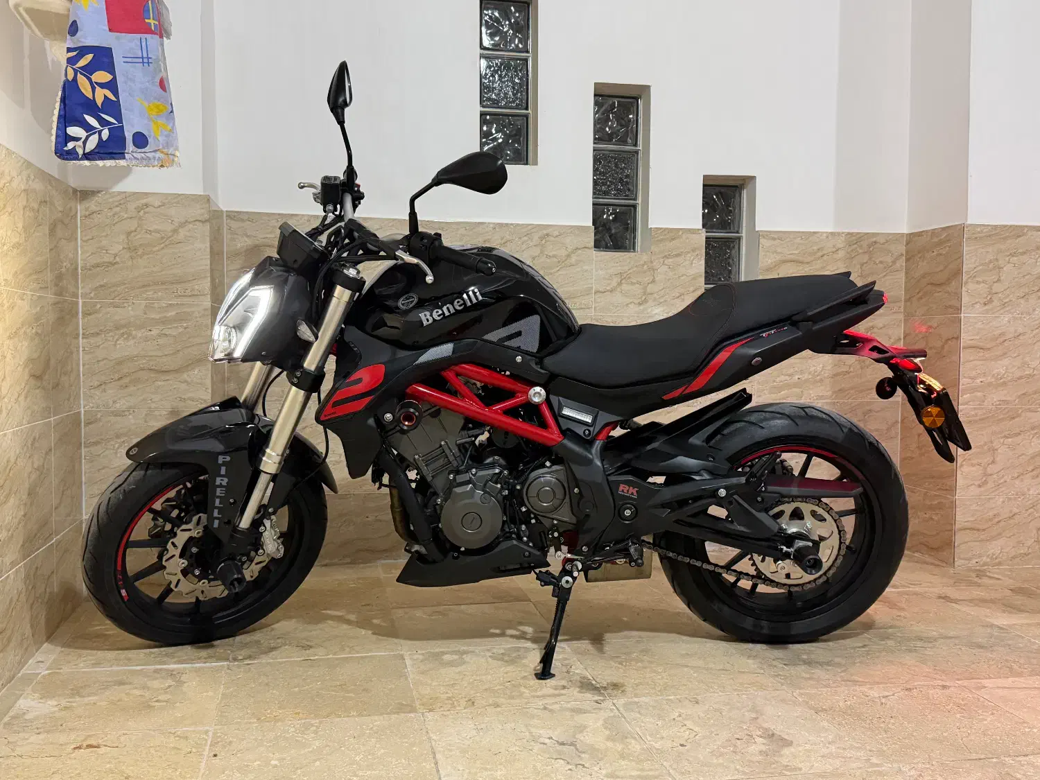 بنلی مدل ۴۰۲ صفر|موتورسیکلت|ساری, |دیوار