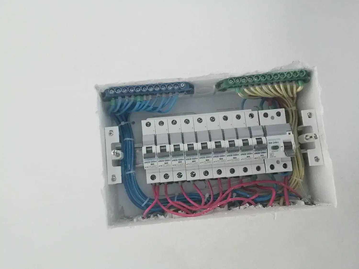 برقکاری ساختمان|خدمات پیشه و مهارت|هشتگرد, گلسار|دیوار