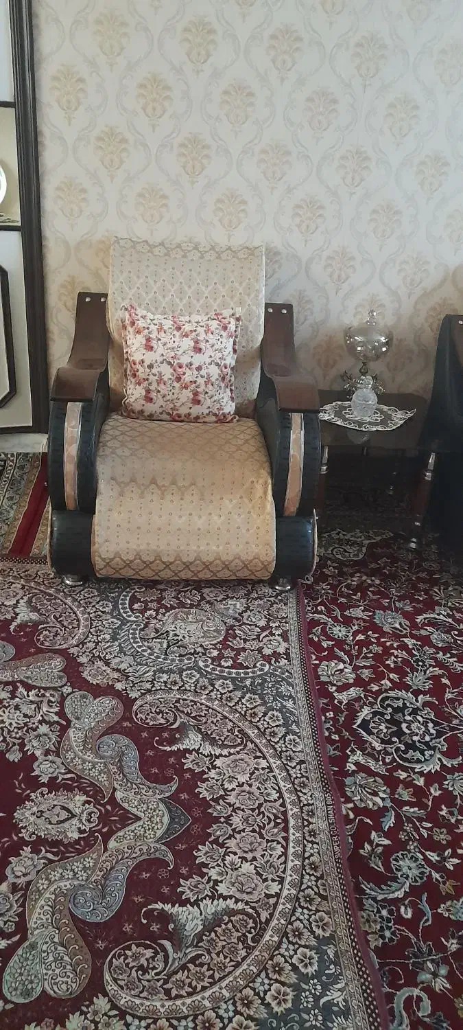 مبل|مبلمان خانگی و میز عسلی|گلبهار, شهر جدید گلبهار|دیوار