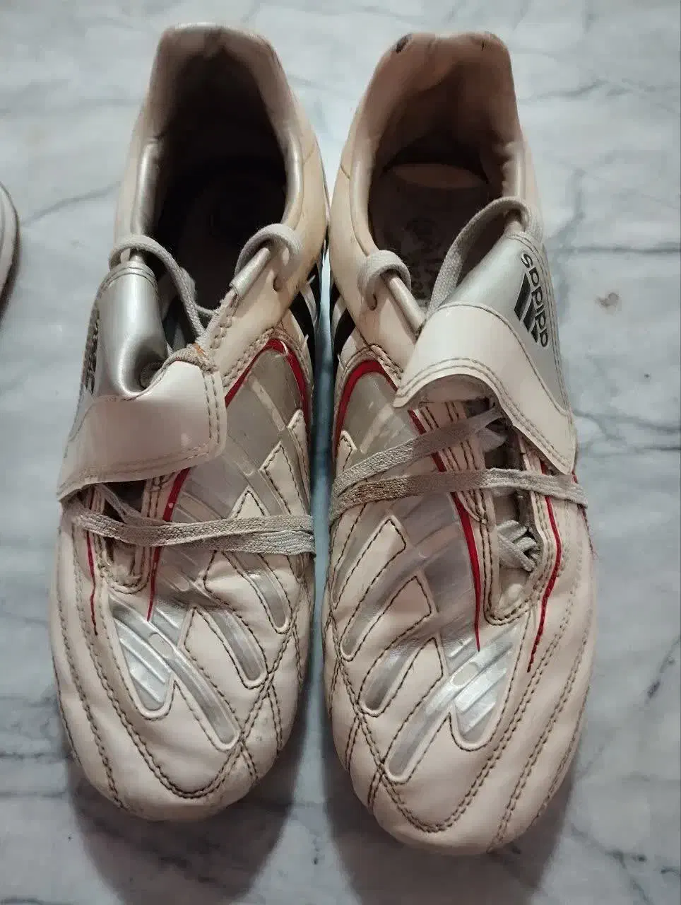 کفش سالن و چمن اصل adidas (توضیحات مهم)|تجهیزات ورزشی|خلخال, |دیوار