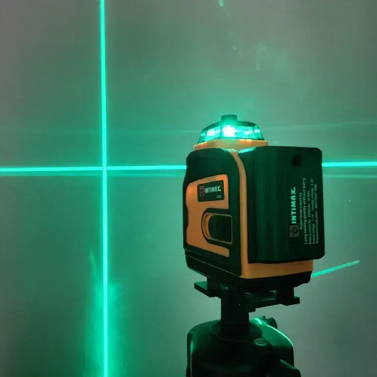 تراز لیزری 16 خط نورسبز اینتی مکس با لوازم کامل|ابزارآلات|نسیم‌شهر, |دیوار