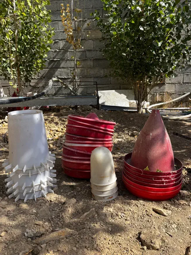 دان خوری و آبخوری مرغ و بوقلمون|لوازم جانبی حیوانات|رزن, |دیوار