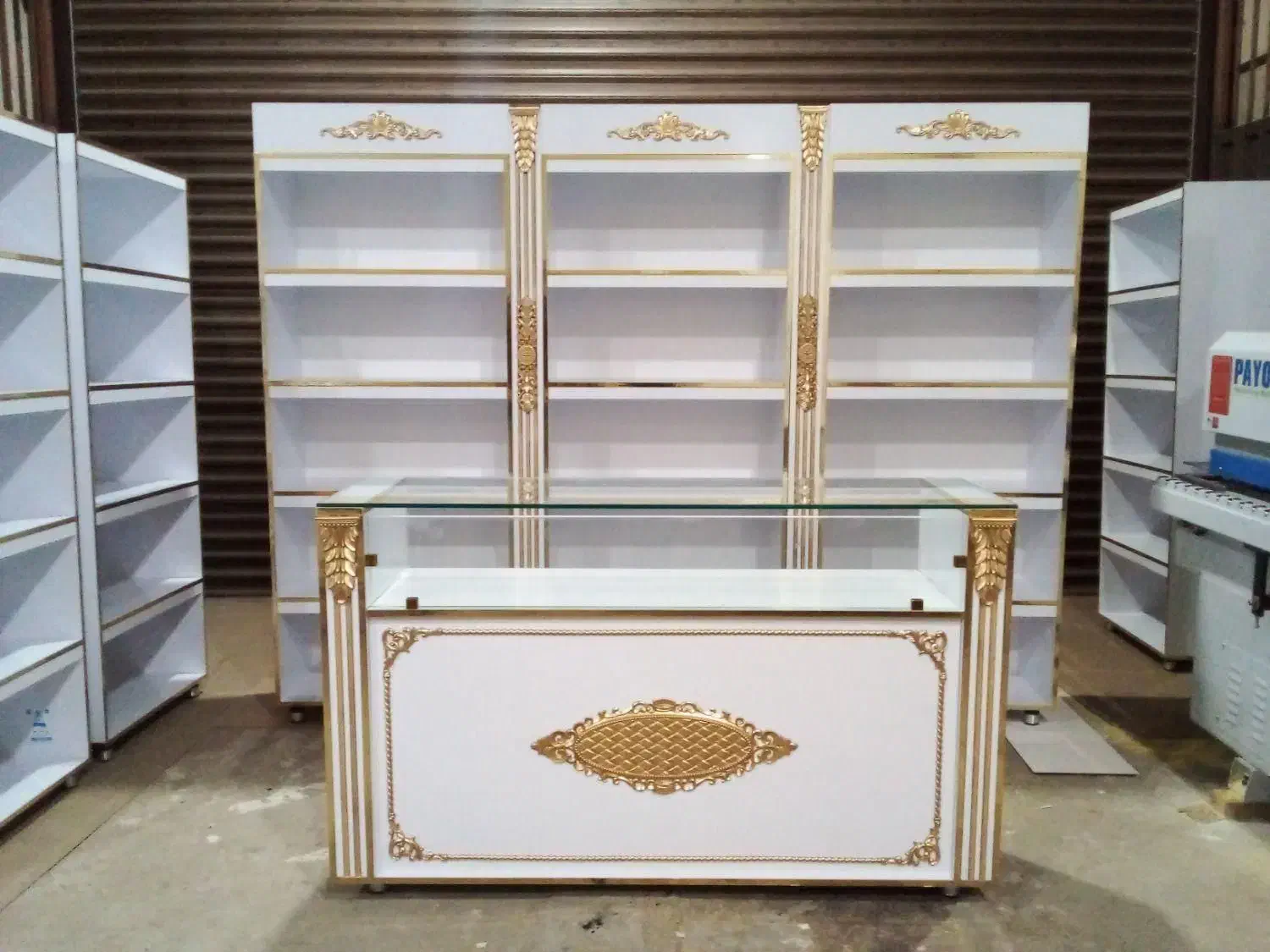 قفسه.ویترین.دکور مغازه.ام دی اف تخفیف جشنواره|بوفه، ویترین، کنسول|تبریز, |دیوار