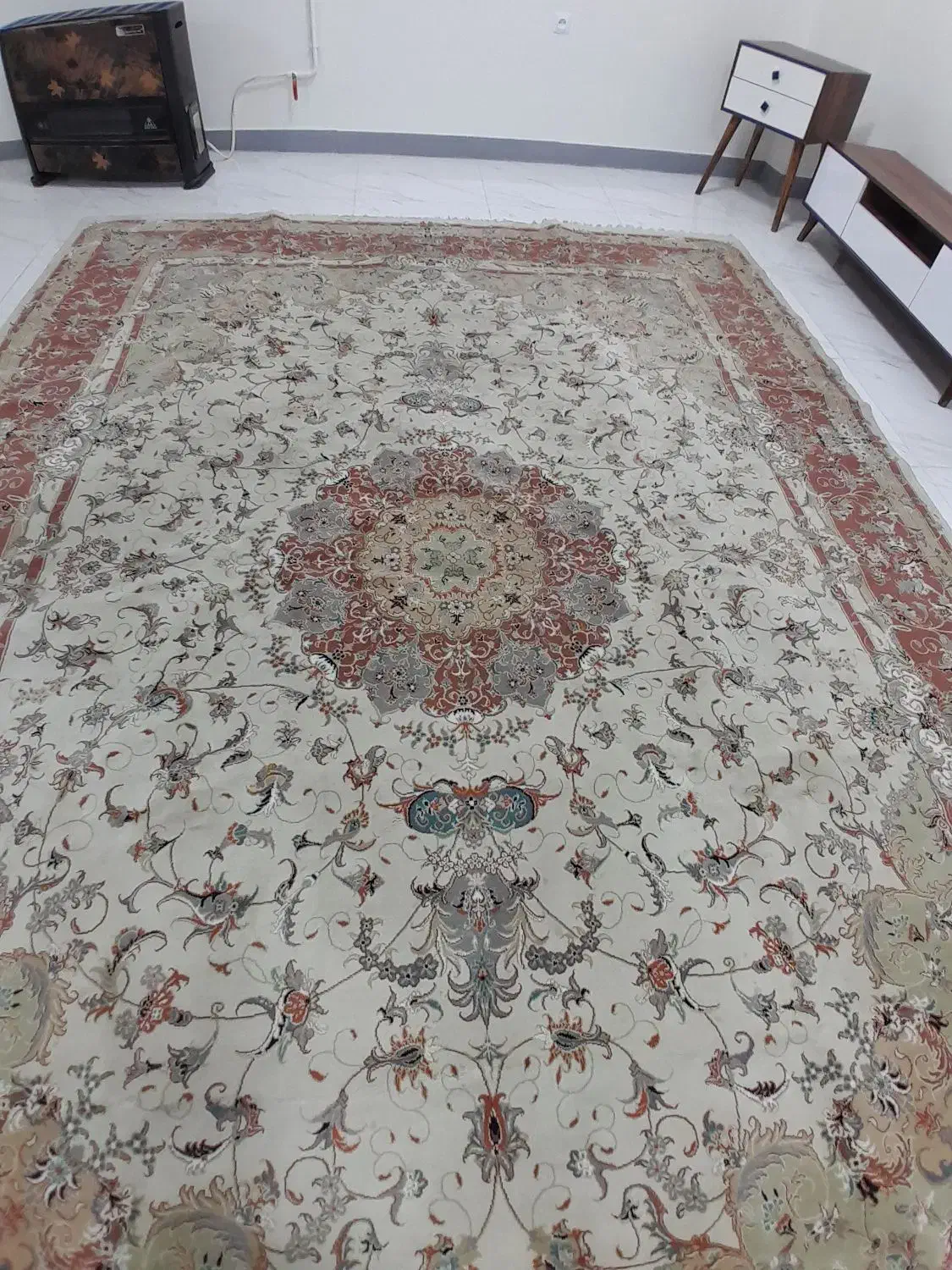 فرش ۱۲ متری ۷۰۰ شانه اصل|فرش|کرمانشاه, |دیوار
