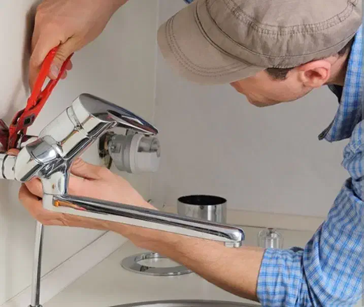 نصب انواع شیرآلات و لوله کشی روکار هر ساعت|خدمات پیشه و مهارت|تهران, ستارخان|دیوار