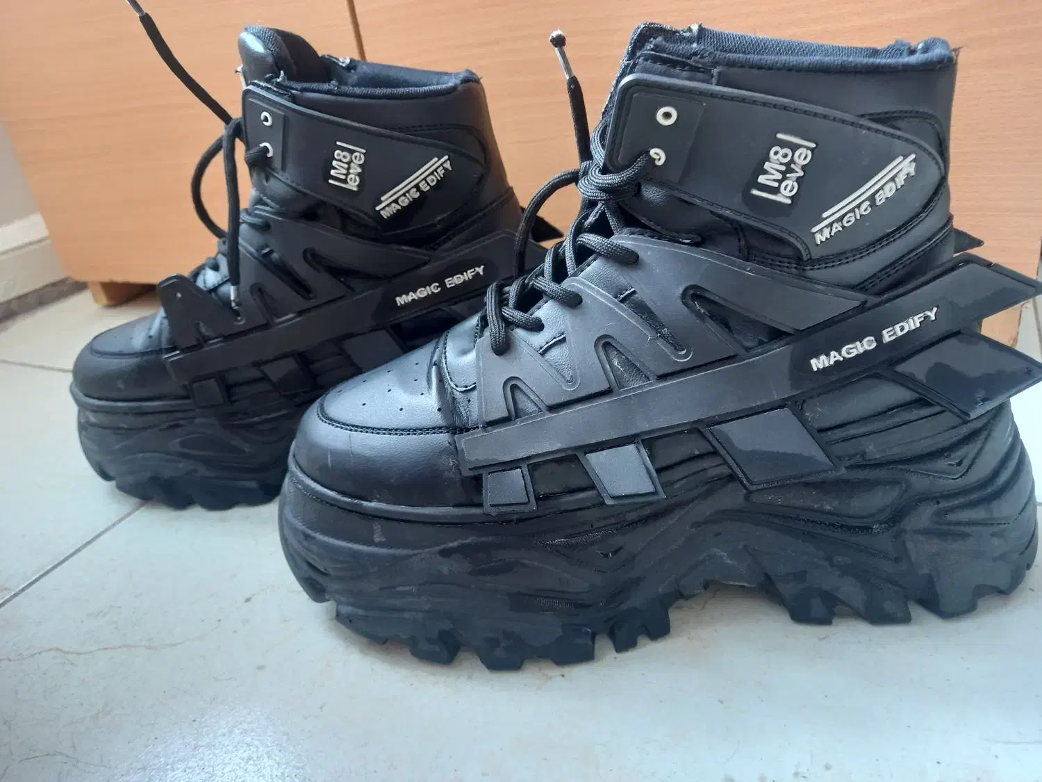 بوت|کیف، کفش، کمربند|ابهر, |دیوار