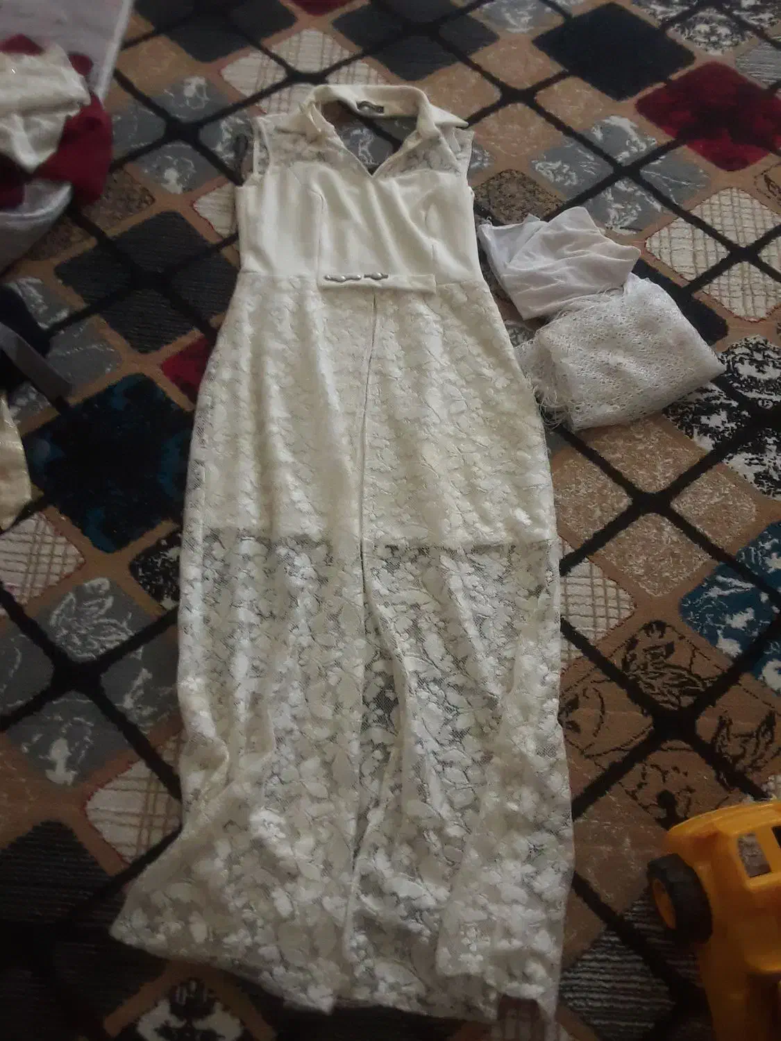 چند دست لباس مجلسی در حد نو|لباس|زرین دشت (فارس), |دیوار