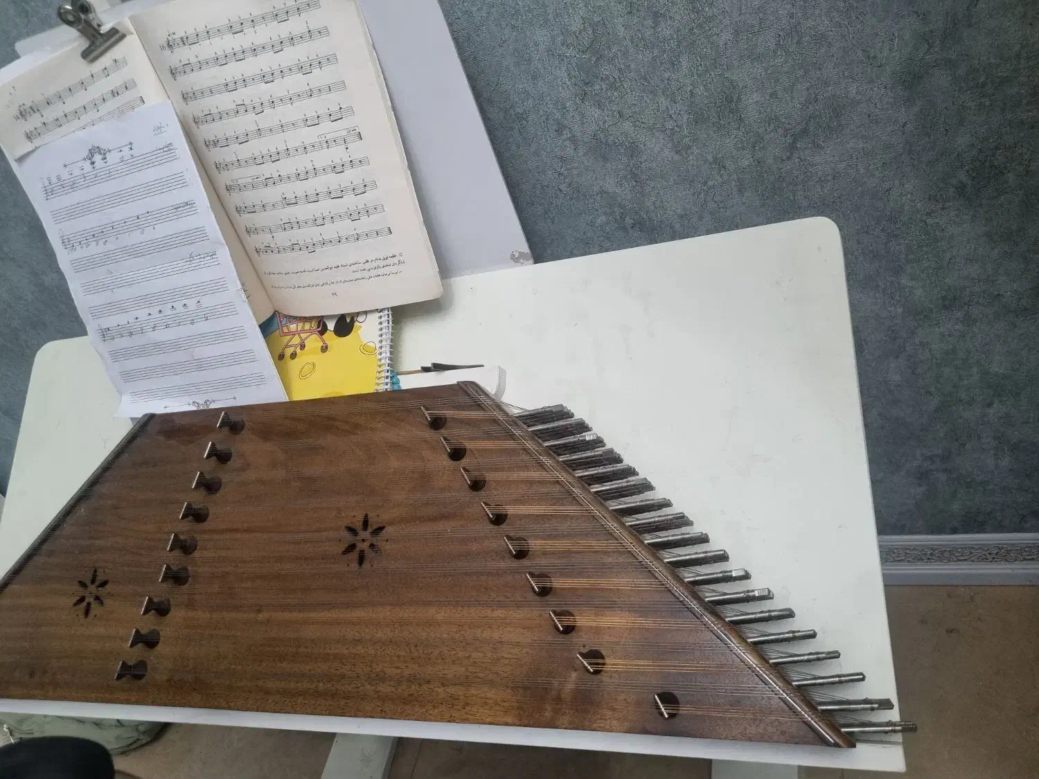 سنتور به همراه میز|سازهای سنتی|مشهد, شهید فرامرز عباسی|دیوار