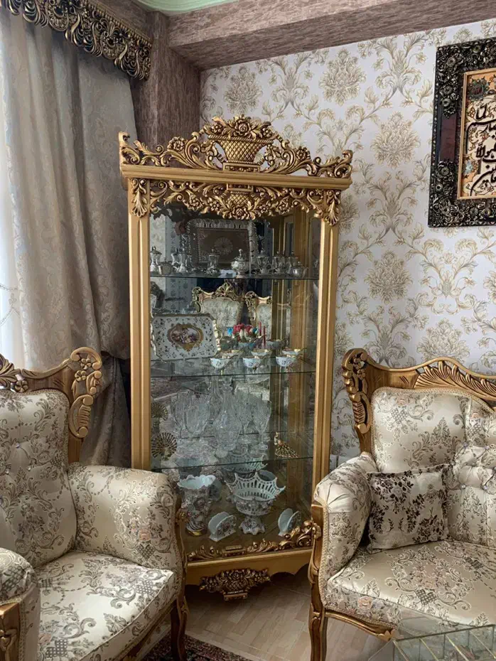 مبل سلطنتی ۹نفره با ۴ مبل ناهارخوری و یک بوفه|مبلمان خانگی و میز عسلی|سهند, |دیوار