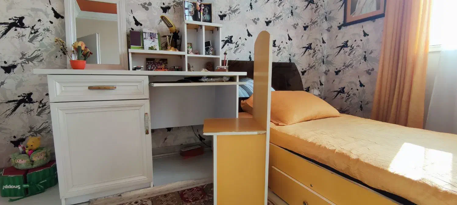 فروش فوری تخت یک نفره دراور و پاتختی و میز تحریر|تخت و سرویس خواب|تهران, سازمان آب|دیوار