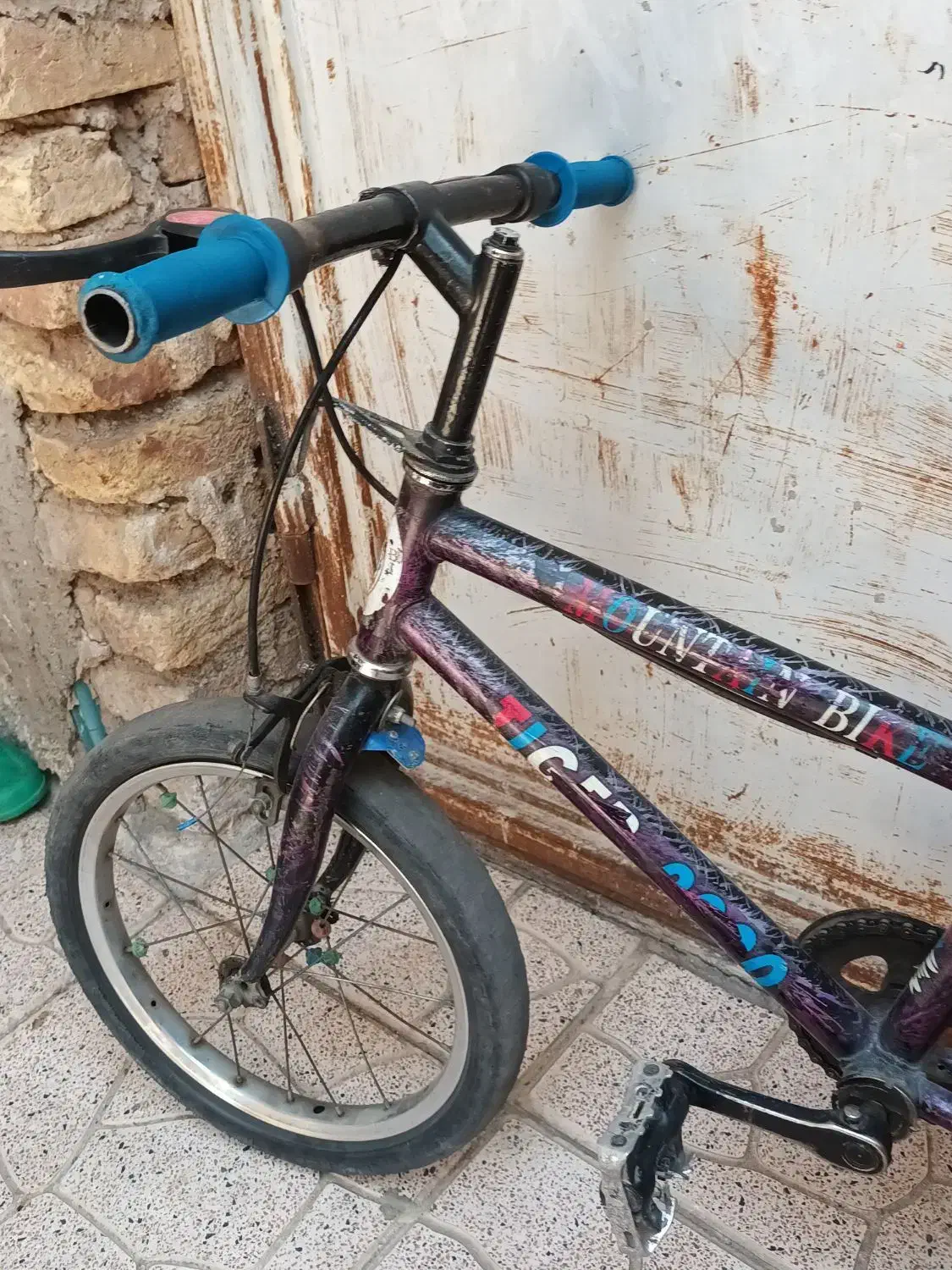 دوچرخه|دوچرخه، اسکیت، اسکوتر|سراب, |دیوار