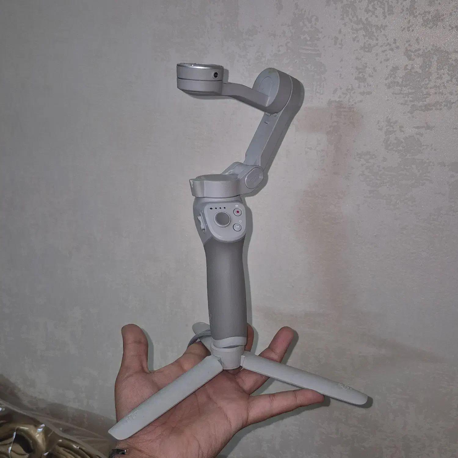 گیمبال لرزشگیر موبایل Dji Osmo 4 se|دوربین عکاسی و فیلم‌برداری|مشهد, ایثارگران|دیوار