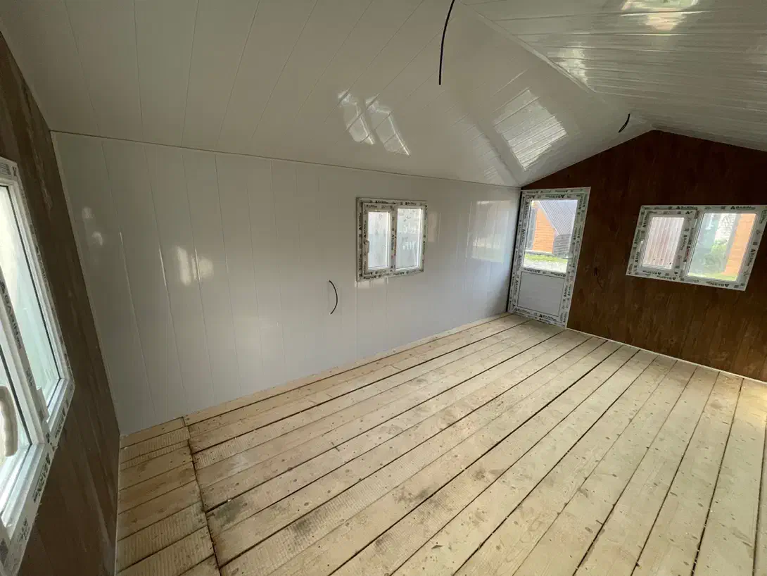 جذب نیرو فنی جهت ورق کوبی و نصب پی وی سی و لمبه|خدمات پیشه و مهارت|آمل, |دیوار