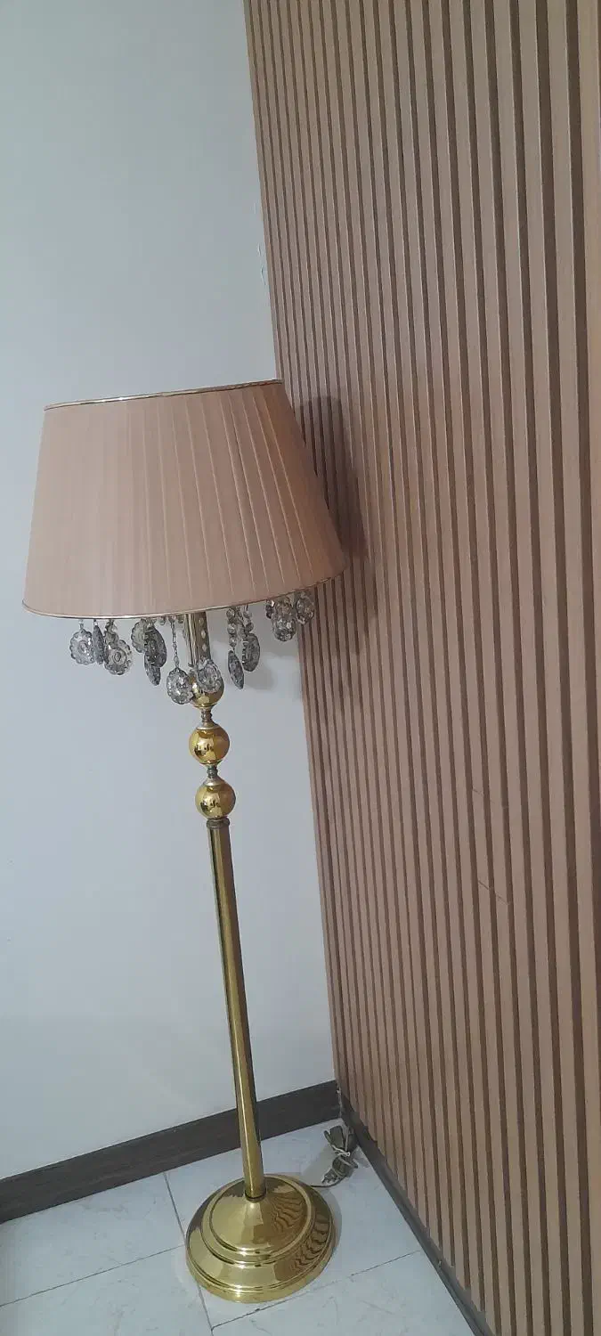 آباژور|چراغ خواب و آباژور|قدس, شهر‌قدس|دیوار