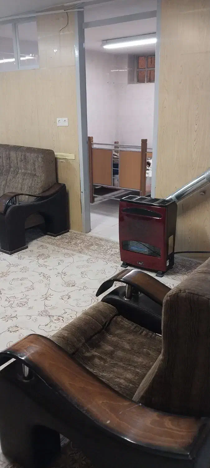 مکان مبله زیرزمین جهت مسکونی و... روزانه ساعتی|اجارهٔ کوتاهمدت دفتر کار و فضای آموزشی|شیراز, شهرک گلستان|دیوار