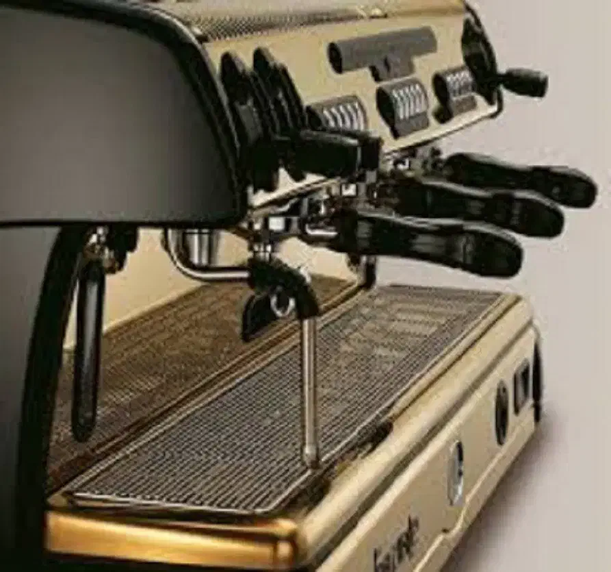 دستگاه صنعتی سه گروپ با شرایط ویژه در اصفهان|کافی‌شاپ و رستوران|اصفهان, پوریای ولی|دیوار