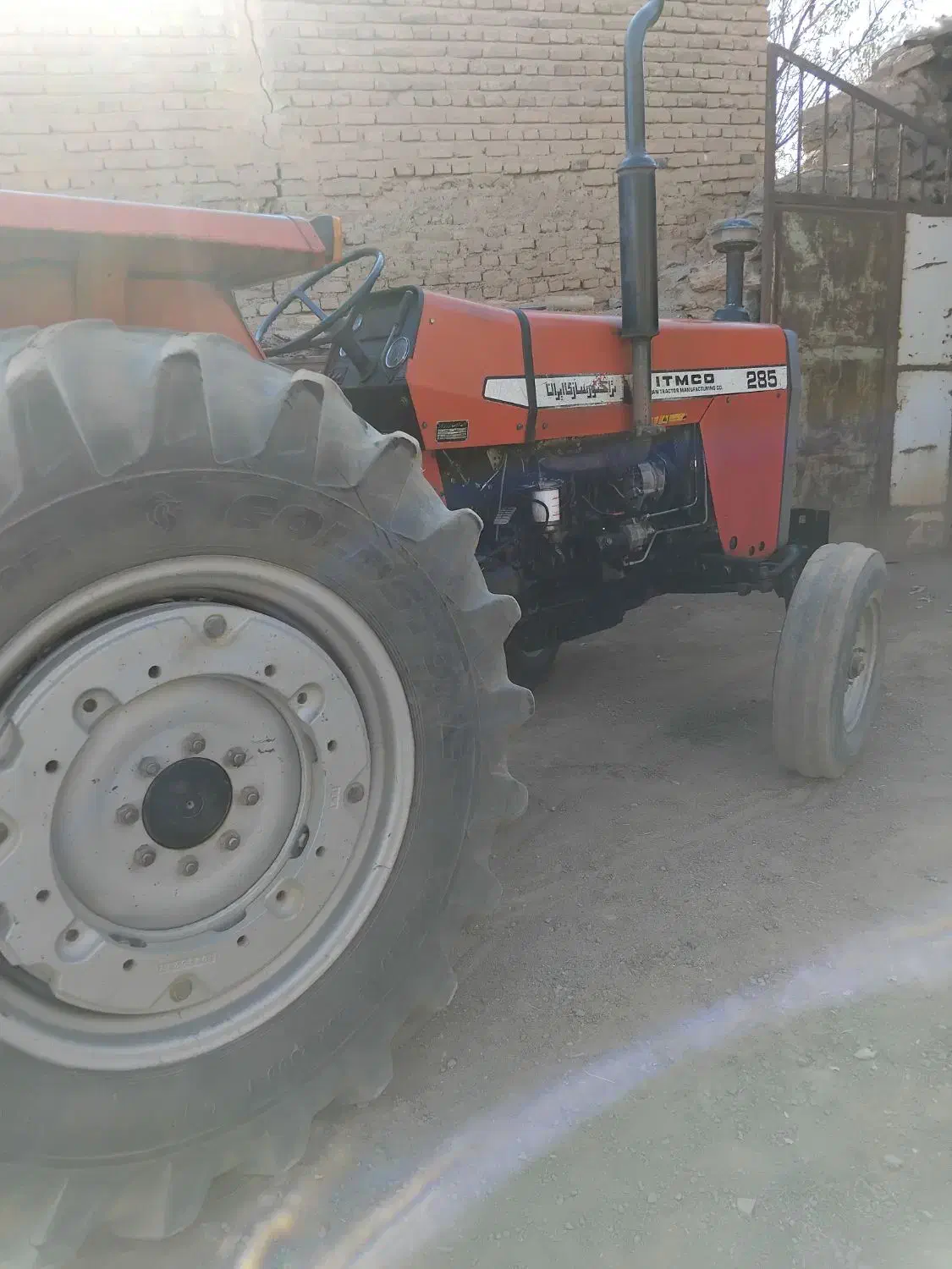 فروش تراکتور ۲۸۵ مدل ۸۴|خودرو سنگین|تخت سلیمان, |دیوار