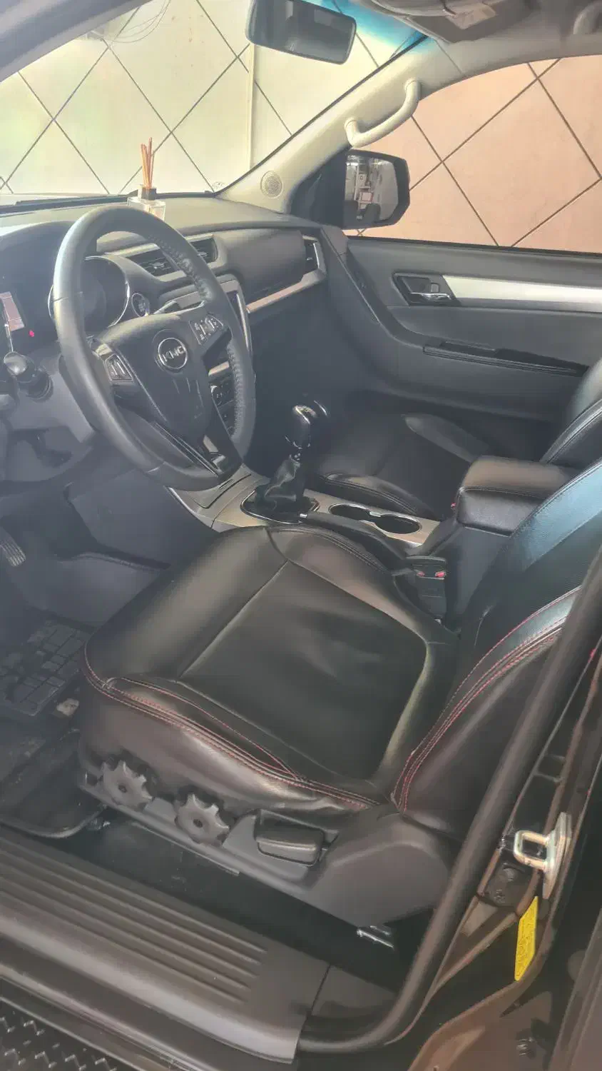 کی.ام.سی تی ۸ ۴۰۲|خودرو سواری و وانت|کازرون, |دیوار