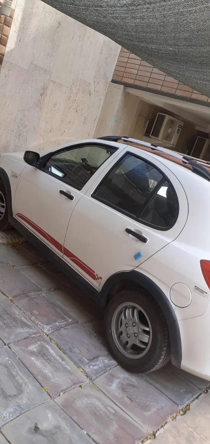 کوئیک Rمدل۴۰۱سفید، قرمز|خودرو سواری و وانت|اصفهان, کشاورزی|دیوار