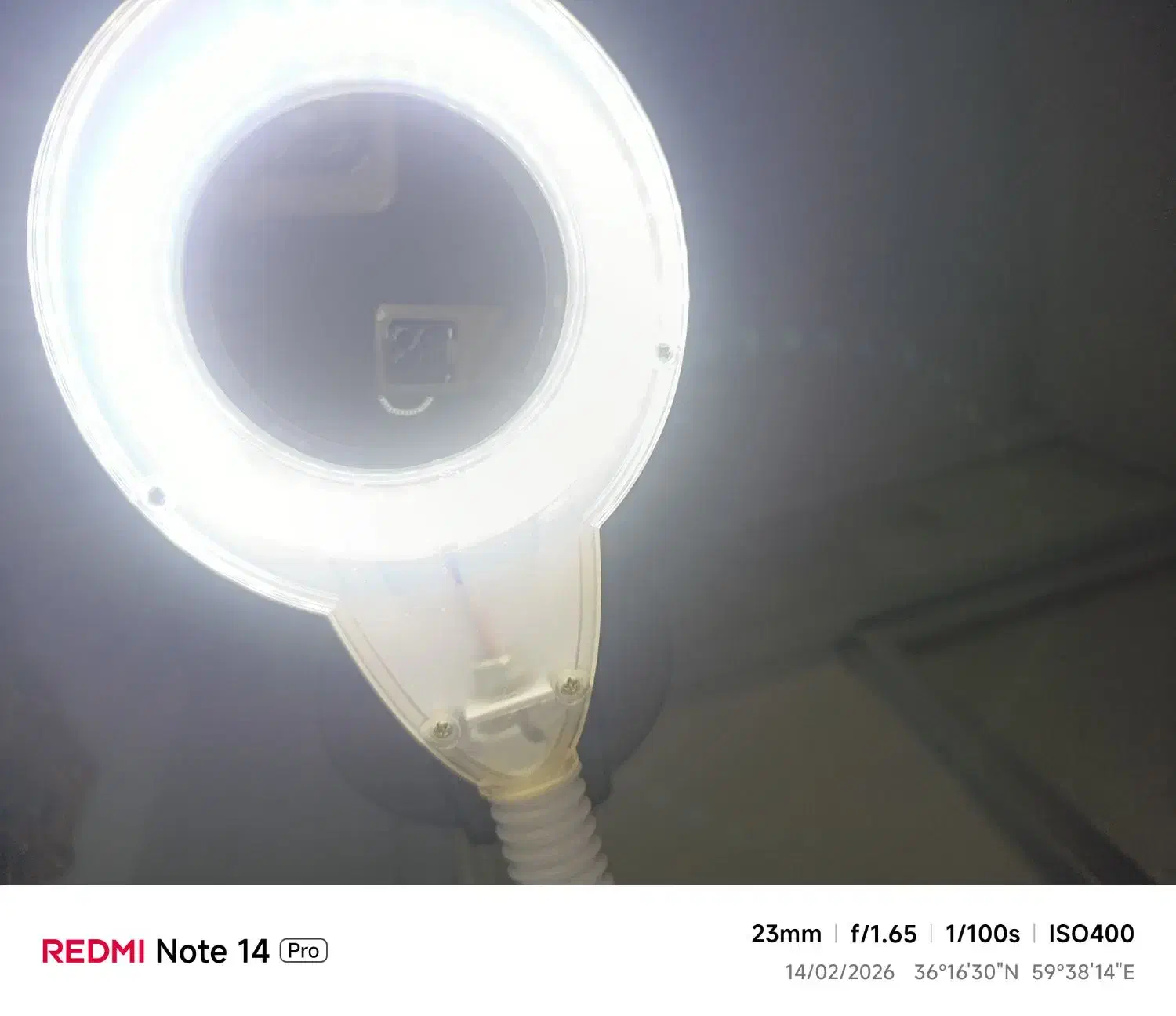 رینگ لایت|لامپ و چراغ|مشهد, کارمندان دوم|دیوار