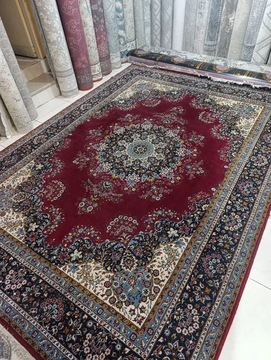 یک عدد فرش ۱۲ متری کارکرده سالم|فرش|قزوین, |دیوار
