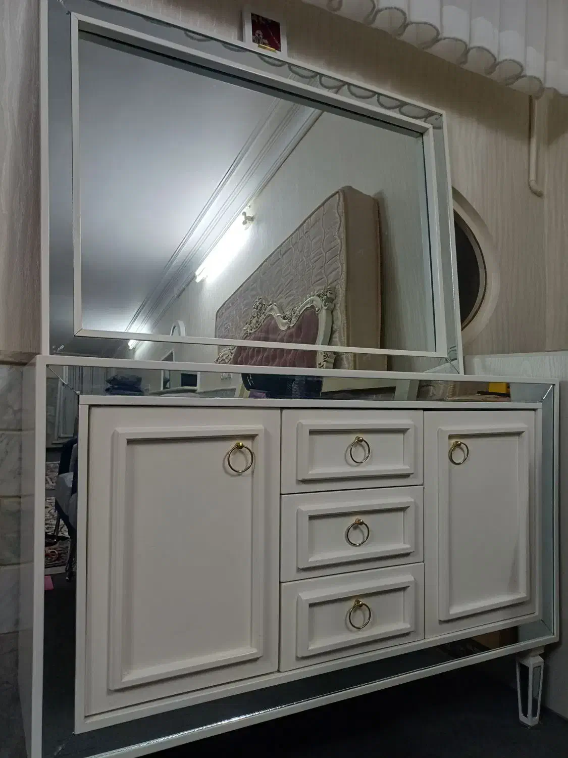 آینه و کنسول|بوفه، ویترین، کنسول|قم, منبع آب|دیوار