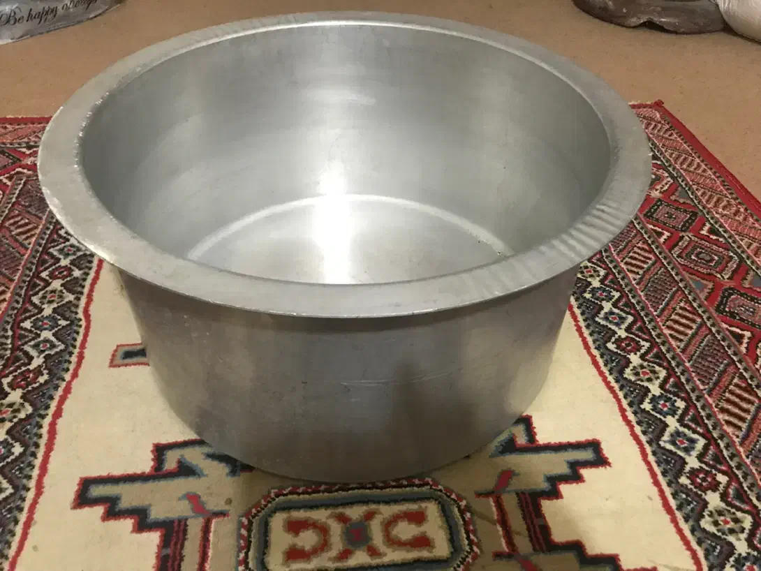 قابلمه روحی بزرگ‌ و قدیمی بدون در|ظروف پخت‌وپز|اهواز, کوروش|دیوار