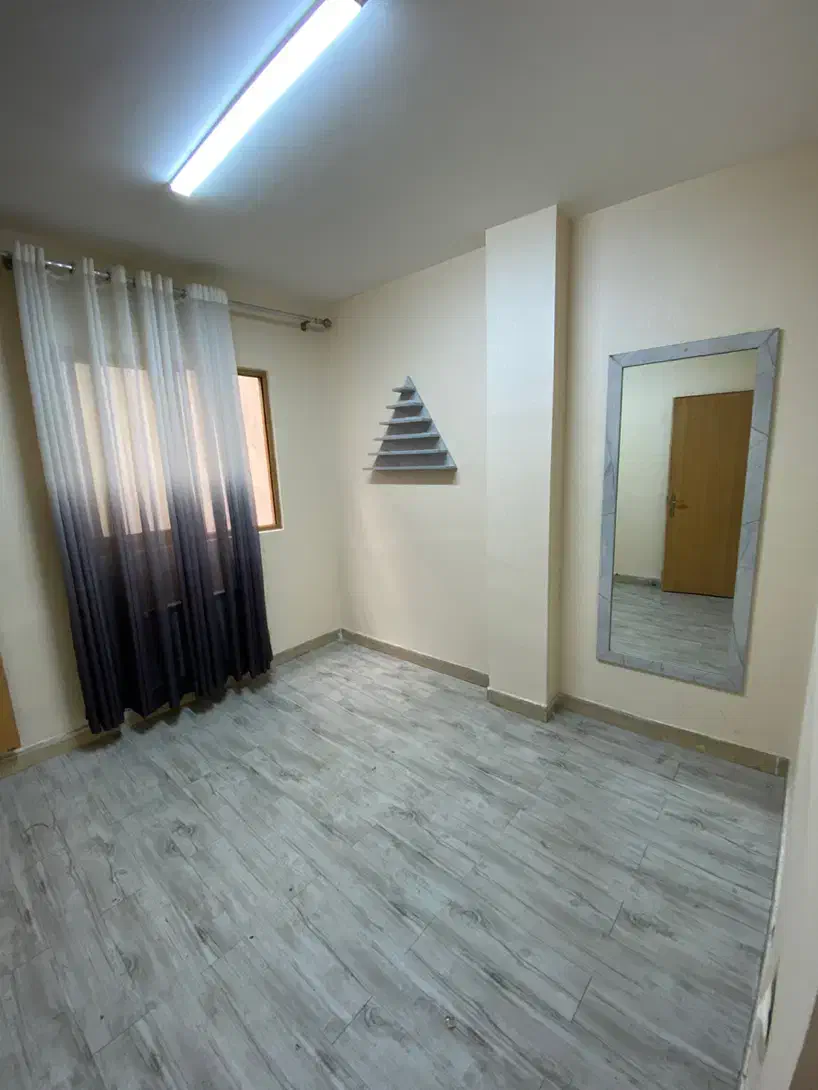 اجاره اتاق در سالن زیبایی|اجارهٔ دفتر کار، اتاق اداری، مطب|رشت, معلم|دیوار