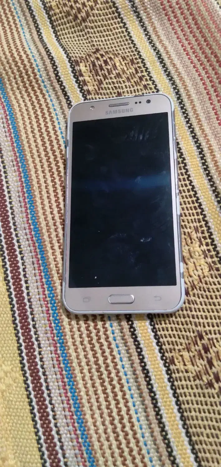 گوشی‌جی5|موبایل|قم, نیروگاه|دیوار