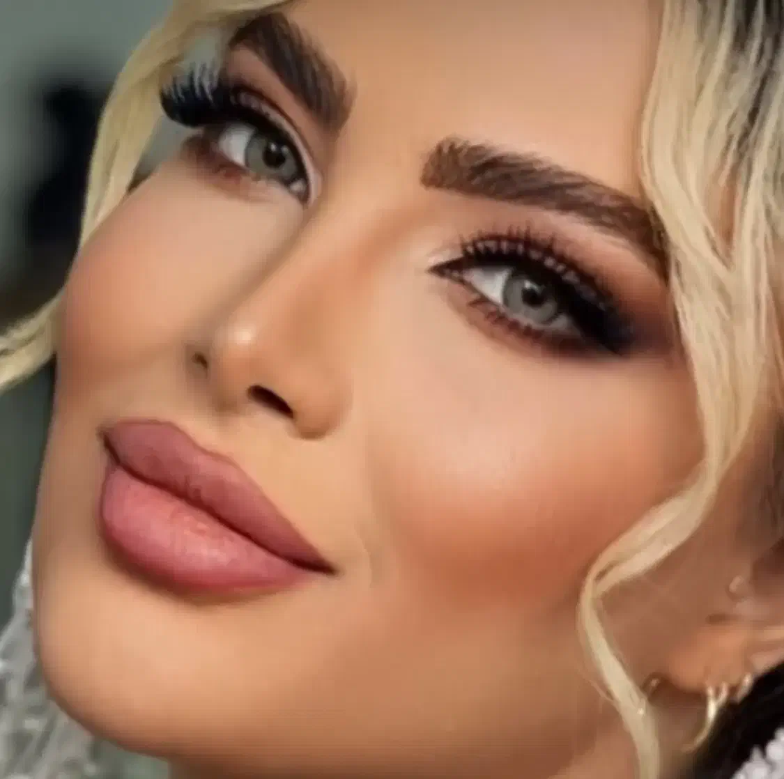 هدیه پنج میلیونی میکاپ عروس|خدمات آرایشگری و زیبایی|شاهینشهر, فردوسی|دیوار