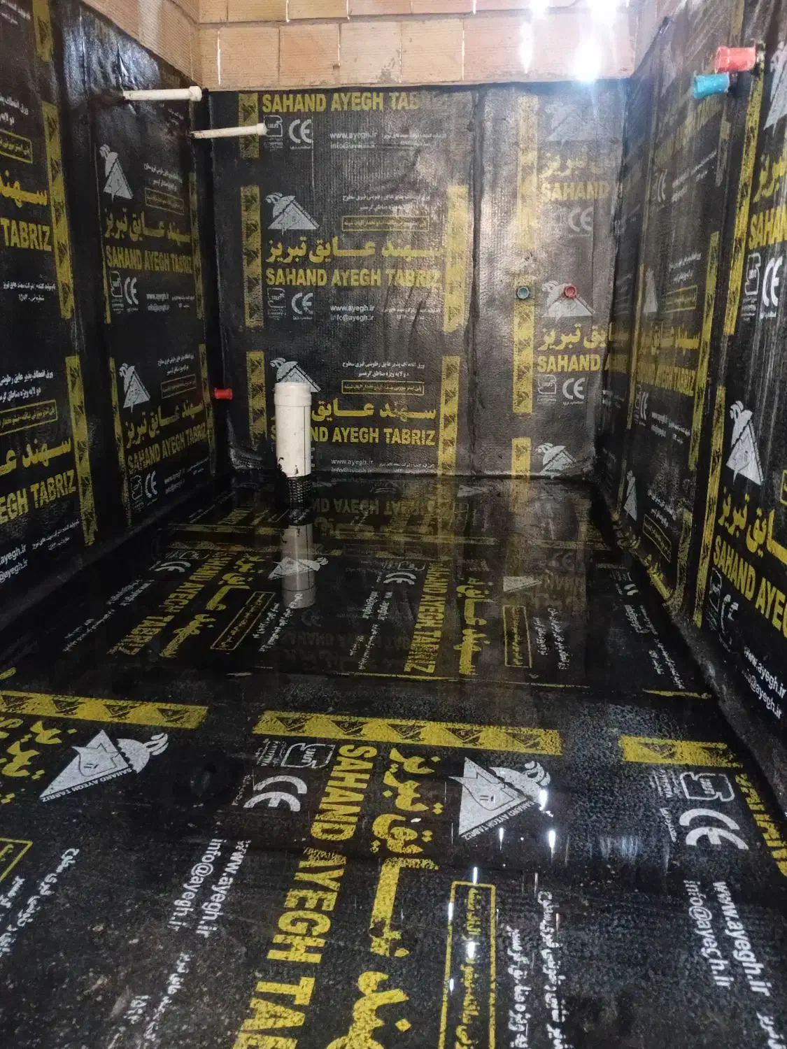 نصب تخصصی ایزوگام|خدمات پیشه و مهارت|رشت, جهاد|دیوار