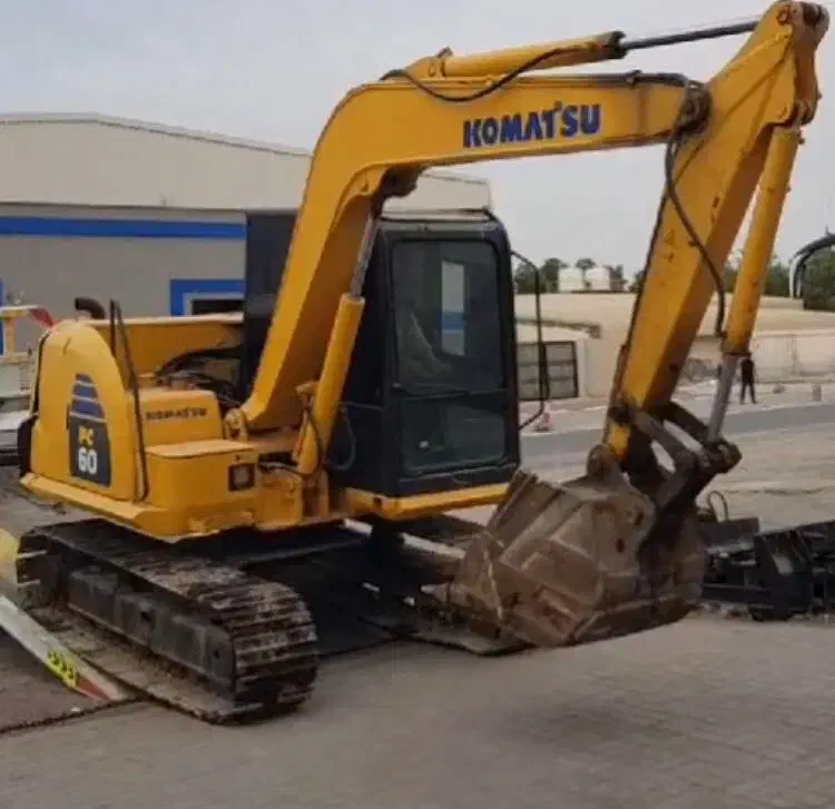 مینی بیل چرخ زنجیری کوماتسو|خدمات حمل و نقل|جهرم, |دیوار