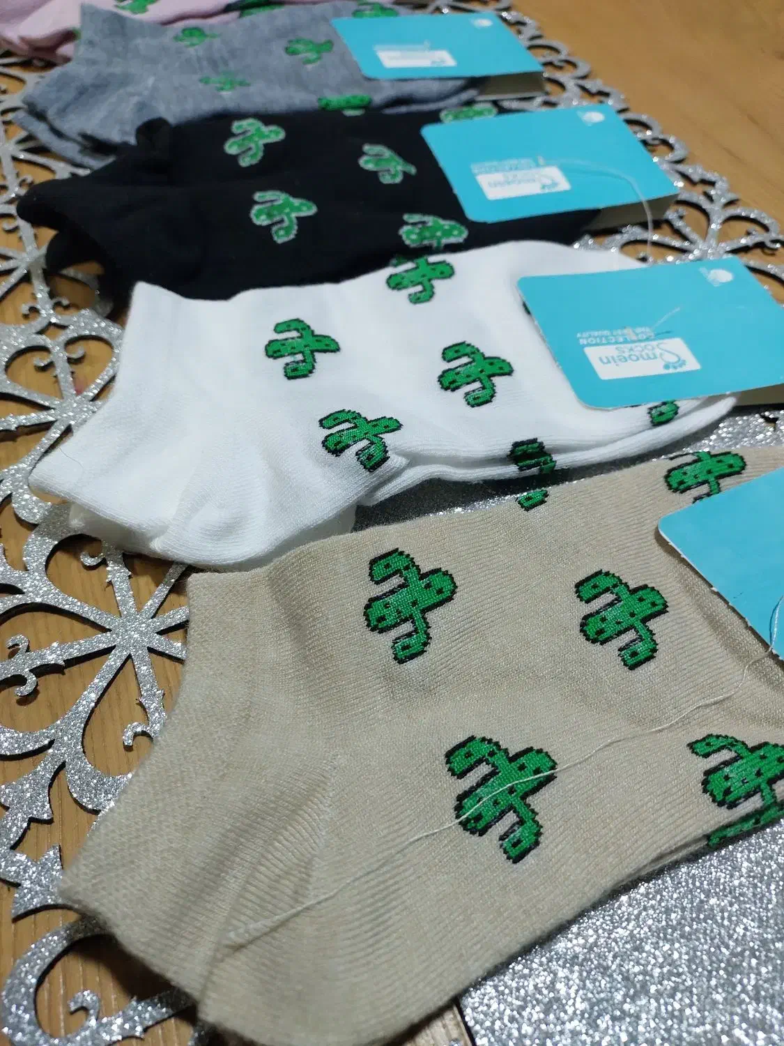 جوراب طرح کاکتوسی|لباس|شاهینشهر, عطار|دیوار