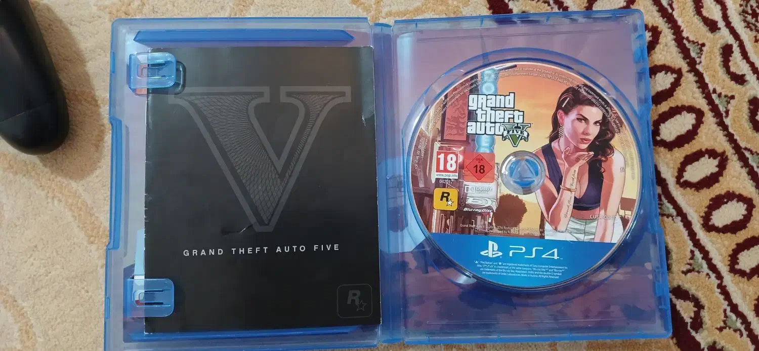دسته ps4 اصلی درحد و دیسک gta v|کنسول، بازی ویدئویی و آنلاین|دوگنبدان, |دیوار