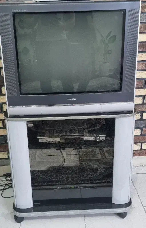 تلویزیون توشیبا ۲۹اینچ سالم|تلویزیون و پروژکتور|تهران, سجاد|دیوار
