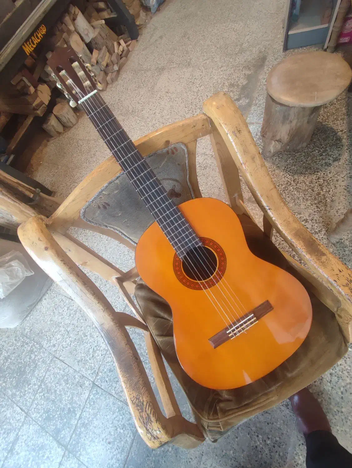 گیتار یاماها C40|گیتار، بیس، امپلیفایر|دورود, |دیوار