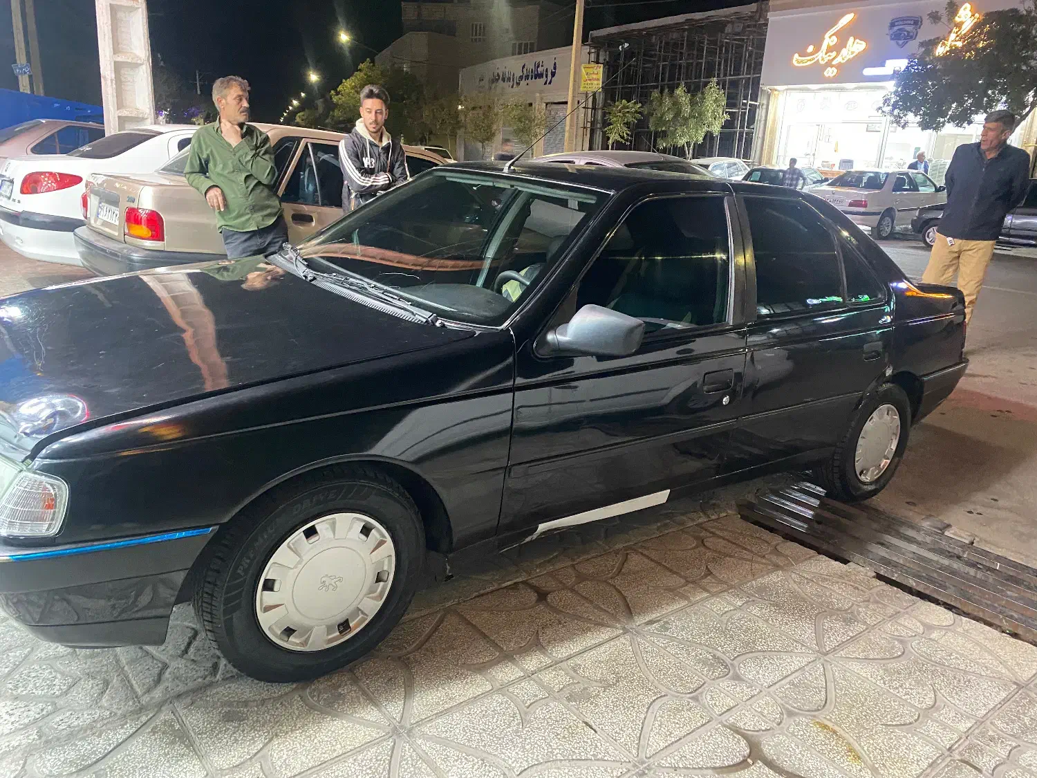 405 مشکی مدل 82|خودرو سواری و وانت|اسفراین, |دیوار