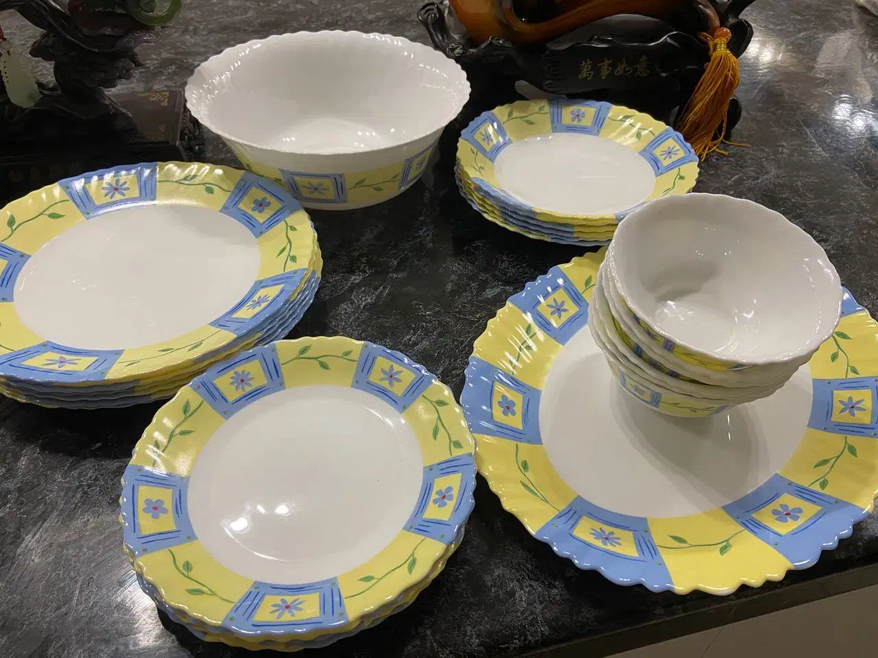 سرویس 6 نفره ارکوپال فرانسوی اصل|ظروف سرو و پذیرایی|شیراز, زند|دیوار